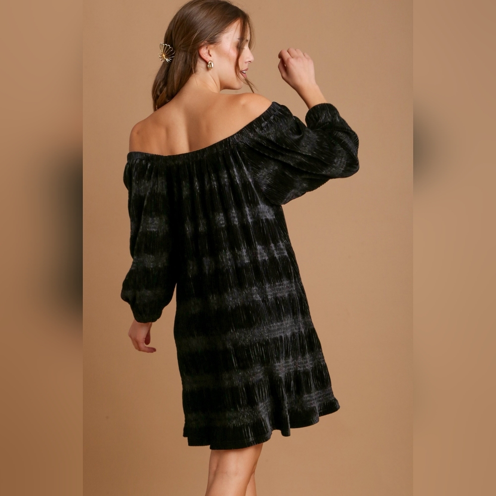 Umgee Off-Shoulder Balloon Sleeve Velvet Mini Dress - Picture 4 of 6